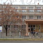 Kulcsos sárkány és patkós trafik - élet a Postakertben