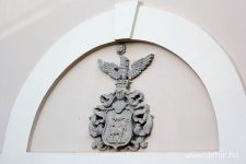 Déli harangszó és vonatfütty: élet a Falógerben