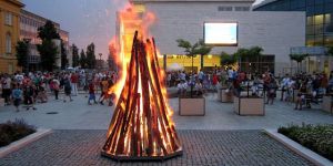 Óriásit buliztak a debreceniek a múzeumi negyedben