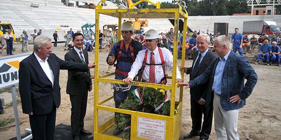Bokrétavatás a nagyerdei stadionban