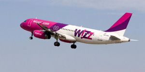 Csökkenti a Debrecen-London járatai számát a Wizz Air