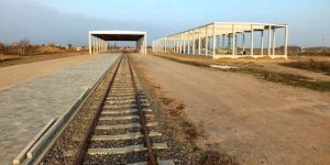 Debrecen airport: the railway transfer place is under the roof