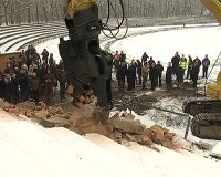 Elkezdődött a Nagyerdei Stadion bontása